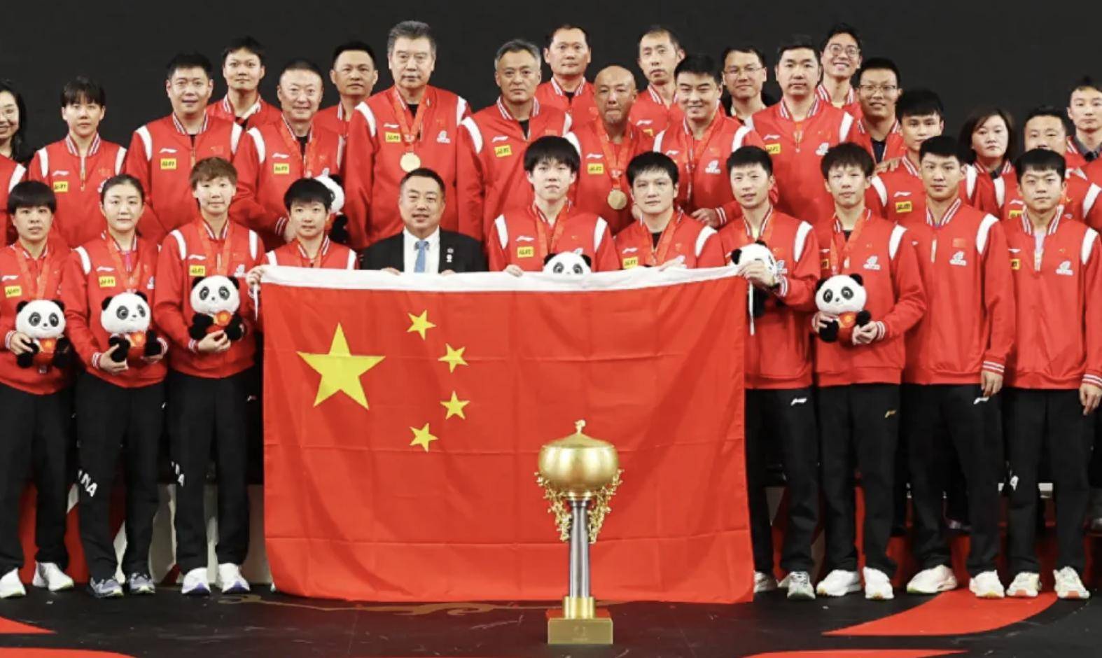 爱游戏全站-国乒回归首秀大放异彩，羽毛球队主场球迷高呼名字的简单介绍