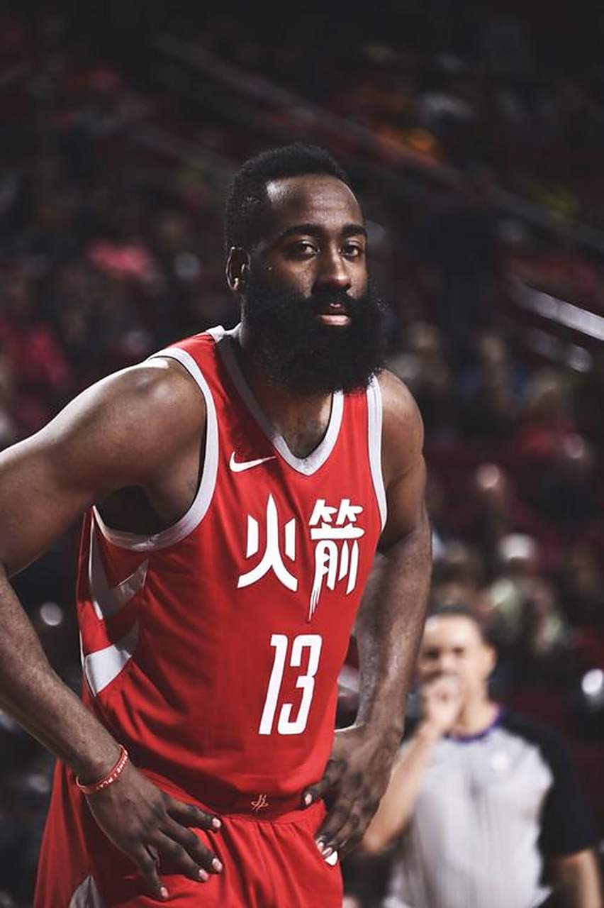 爱游戏全站-关于哈登对阵塔图姆展开拉锯大战，最终险胜对手的信息