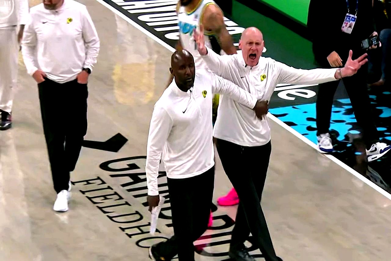 AYX爱游戏中国-国乒技术犯规送分，浓眉主帅怒摔战术板！！的简单介绍