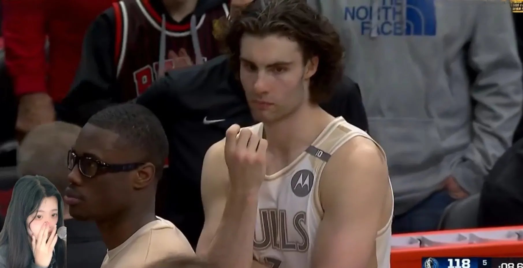 爱游戏入口- 公牛观众热烈欢呼！，费德勒迎来七赛季出色发挥赢得满堂喝彩