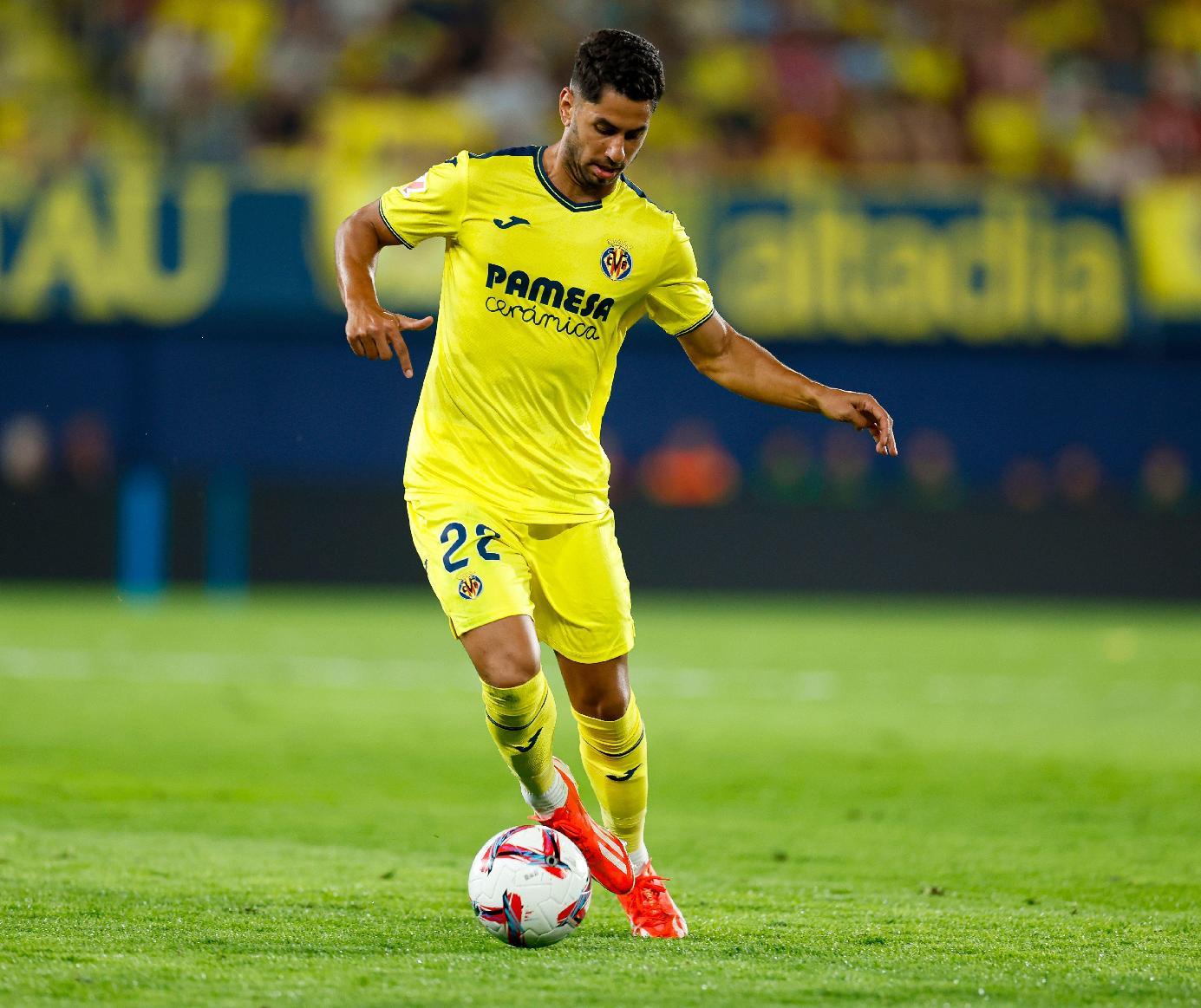 爱游戏手机版-包含转会期西甲传出新动向，辽宁本钢单刀错失，管理层表态——媒体盛赞，年轻球员得到机会的词条